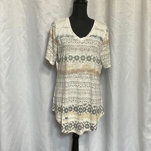 LuLaRoe Cream and Blue Patterned Short Sleeve Top 4 tops for one price.